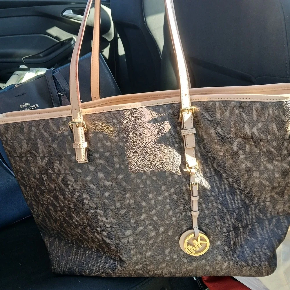 Michael Kors Jet Set Signature Large Zip Travel Tote